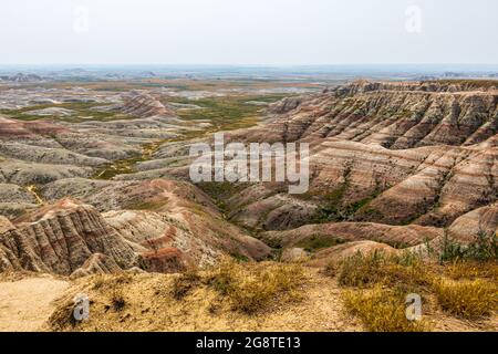 Buttes e Canyons si trovano in tutto il Badlands National Park Foto Stock