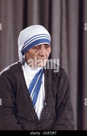 Madre Teresa, Ritratto a mezza lunghezza, New York City, New York, USA, Bernard Gotfryd, 1984 Foto Stock