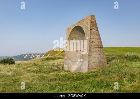 Lo specchio sonoro Cliff dell'Abate sulle bianche scogliere tra Folkestone e dover. Foto Stock