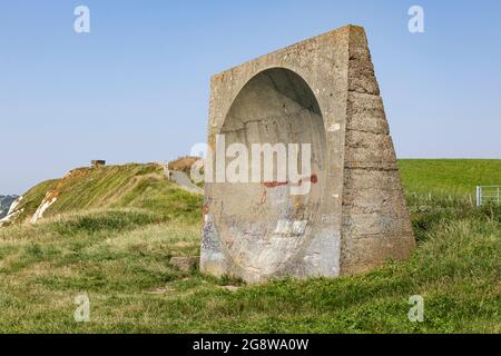 Lo specchio sonoro Cliff dell'Abate sulle bianche scogliere tra Folkestone e dover. Foto Stock