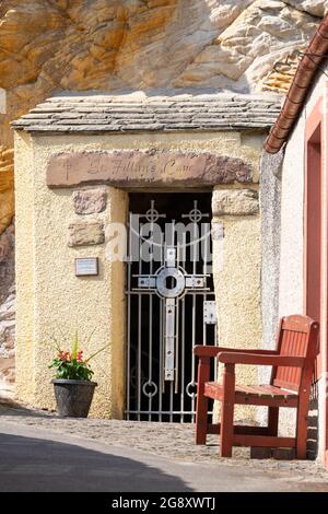 St Fillan's Cave, Cove Wynd, Pittenweem, Fife, Scozia, REGNO UNITO Foto Stock