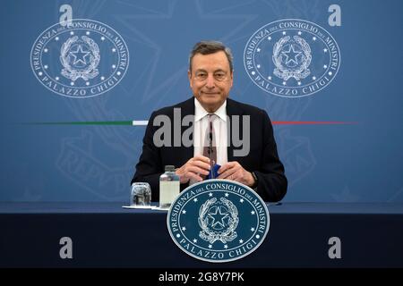 Roma, Italia. 22 luglio 2021. Il Premier italiano Mario Draghi durante la conferenza stampa alla fine del gabinetto del Ministro.Roma (Italia), 22 luglio 2021 Photo Pool Augusto Casasoli Insifefoto Credit: Insifefoto srl/Alamy Live News Foto Stock