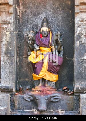 Statua di Vishnudurga, tempio Darasuram, Tamil Nadu, India meridionale Foto Stock
