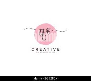 Monogramma di bellezza del logo femminile QO e design elegante del logo, logo di scrittura a mano della firma iniziale, matrimonio, moda, floreale e botanico con creativo Illustrazione Vettoriale