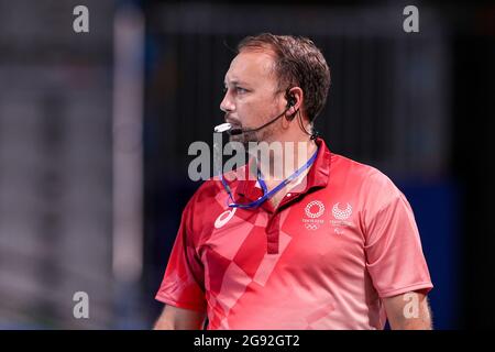 Tokyo, Giappone. 24 luglio 2021. TOKYO, GIAPPONE - LUGLIO 24: Arbitro tedesco Moller (ARG) durante il torneo olimpico di Waterpolo di Tokyo 2020 incontro femminile tra Giappone e Stati Uniti al Tatsumi Waterpolo Center il 24 luglio 2021 a Tokyo, Giappone (Foto di Marcel ter Bals/Orange Pictures) Credit: Orange Pics BV/Alamy Live News Foto Stock