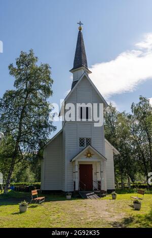 Ankerede, Svezia - 12 luglio 2021: Veduta della storica chiesa di Sami ad Ankerede, nel nord della Svezia Foto Stock