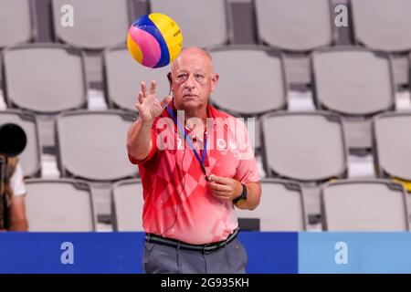 Tokyo, Giappone. 24 luglio 2021. TOKYO, GIAPPONE - LUGLIO 24: Arbitro Michael Goldenberg (USA) durante il torneo olimpico di Waterpolo di Tokyo 2020 incontro femminile tra Canada e Australia al Tatsumi Waterpolo Center il 24 luglio 2021 a Tokyo, Giappone (Foto di Marcel ter Bals/Orange Pictures) Credit: Orange Pics BV/Alamy Live News Foto Stock