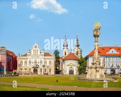 Timisoara, Romania - 06.19.2021: Chiesa ortodossa serba (Episcopia Ortodoxă Sârbă de Timișoara) situata in Piazza dell'Unione, Timisoara. Foto Stock