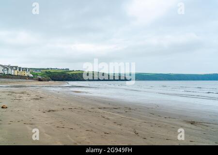 Spiaggia a Broad Haven, un villaggio nel sud Pembrokeshire, Galles. Foto Stock