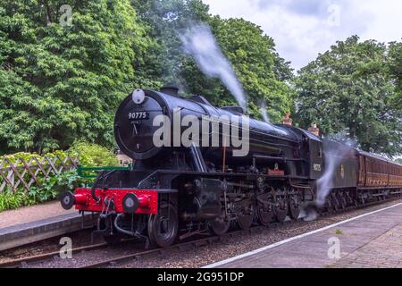 Il treno a vapore Poppy Line, 'The Royal Norfolk Regiment' visto alla stazione Holt di Norfolk, preso il 9 luglio 2021. Foto Stock