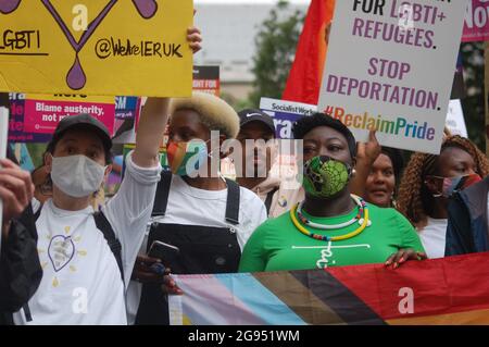 Londra, Inghilterra. 24 luglio 2021. Manifestanti al reclamo di Pride march a Londra . Credit: Jessica Girvan/Alamy Live News Foto Stock