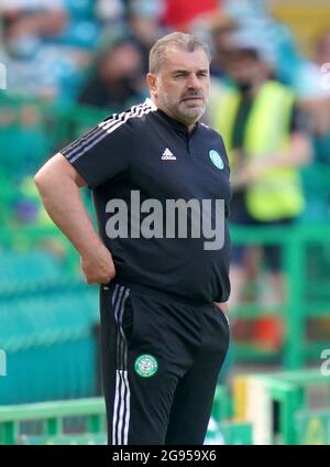 Il manager celtico Ange Postecoglou in linea di contatto durante la partita pre-stagione amichevole al Celtic Park, Glasgow. Data immagine: Sabato 24 luglio 2021. Foto Stock