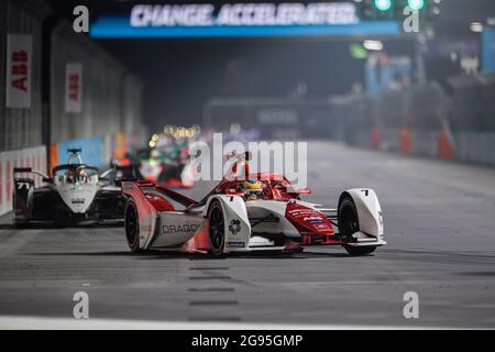 LONDRA, REGNO UNITO. 24 Luglio 2021. Sergio sette Camara di Dragon/Penske Autosport durante il round 12: 2021 Heineken London e-Prix al circuito Excel sabato 24 luglio 2021 a LONDRA, INGHILTERRA. Credit: Taka G Wu/Alamy Live News Foto Stock