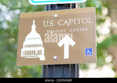 WASHINGTON DC, STATI UNITI - 13 luglio 2021: Un segno per il Campidoglio degli Stati Uniti in DC Foto Stock