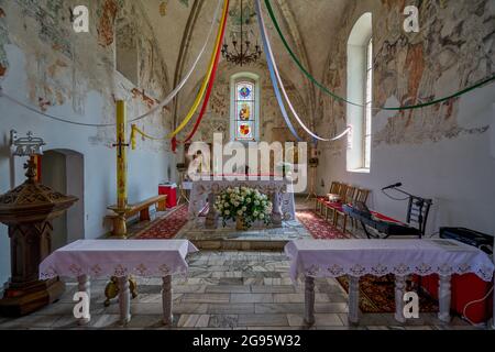 Strzelniki Gotico medievale piccola chiesa di villaggio bassa Slesia Polonia con affreschi 14 ° secolo Biblia pauperum Foto Stock