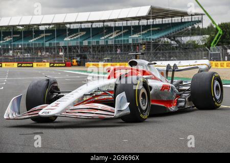 Nuova vettura F1 2022 svelata durante il Gran Premio britannico Pirelli di Formula 1 2021, decimo appuntamento del Campionato Mondiale FIA di Formula uno 2021 dal 16 al 18 luglio 2021 sul circuito di Silverstone, a Silverstone, Regno Unito - Foto Xavi Bonilla/DPPI Foto Stock