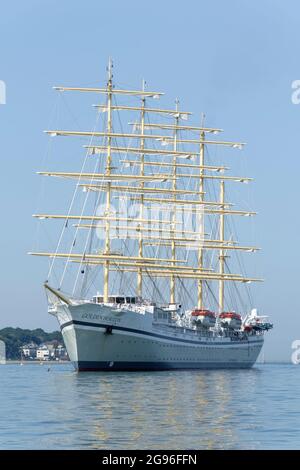 Un design classico. Il Golden Horizon ha uno scafo in acciaio, cinque montanti ed è basato su un design francese. È la più grande nave a vela di lusso del mondo. Foto Stock