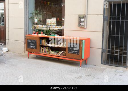 Mobili per scambi libro gratuito. Ciudad Vieja, Montevideo, Uruguay Foto Stock