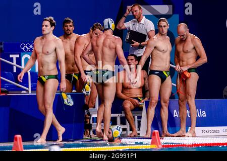 Tokyo, Giappone. 25 luglio 2021. TOKYO, GIAPPONE - LUGLIO 25: Team Australia durante il torneo olimpico di Waterpolo di Tokyo 2020 incontro maschile tra il Team Australia e il Team Montenegro al Tatsumi Waterpolo Center il 25 luglio 2021 a Tokyo, Giappone (Foto di Marcel ter Bals/Orange Pictures) Credit: Orange Pics BV/Alamy Live News Foto Stock