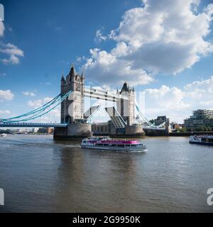 Il Tower Bridge di Londra Foto Stock