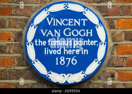 Targa blu dedicata a Vincent Van Gogh che visse in questa casa su Twickenham Road, Isleworth, Middlesex, West London, nel 1876. (127) Foto Stock