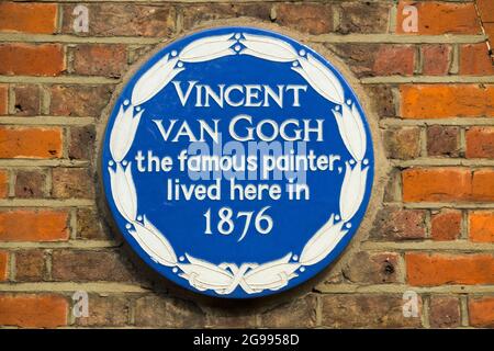 Targa blu dedicata a Vincent Van Gogh che visse in questa casa su Twickenham Road, Isleworth, Middlesex, West London, nel 1876. (127) Foto Stock