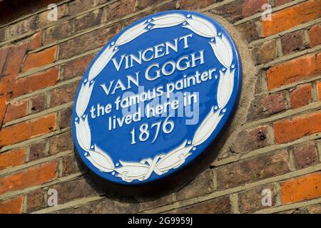 Targa blu dedicata a Vincent Van Gogh che visse in questa casa su Twickenham Road, Isleworth, Middlesex, West London, nel 1876. (127) Foto Stock