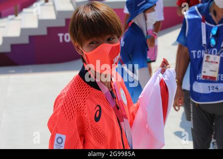 25 luglio 2021, Koto, Tokyo, Giappone: HORIGOME Yuto del Giappone è il primo campione olimpico di Skateboarding, qui raffigurerd durante la cerimonia di vittoria della strada di Skateboarding maschile al parco sportivo urbano Ariake il 25 luglio 2021 a Tokyo, Giappone (Credit Image: © Mickael Chavet via ZUMA Press Wire) Foto Stock