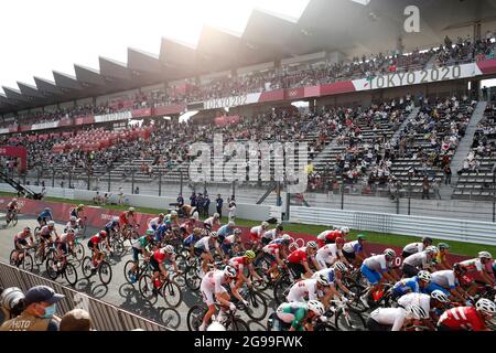 Tokyo, Giappone. 24 luglio 2021. Il campo dei piloti in azione, ciclismo, gare di strada degli uomini, gara di strada degli uomini, Ciclismo uomini strada al Fuji Speedway SHIZUOKA 07/24/2021 Olimpiadi estive 2020, dal 07/23 al 2021. - 08.08.2021 a Tokyo/Giappone. Credit: dpa/Alamy Live News Foto Stock