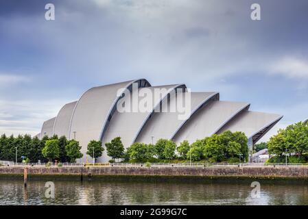 L'edificio SEC Armadillo accanto al fiume Clyde a Glasgow. Foto Stock