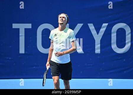 Alexander ZVEREV (GER), scettico, azione, immagine singola, singolo motivo, Mezza figura, mezza figura, tennis, Ariake Tennis Park il 25 luglio 2021, Giochi Olimpici estivi 2020, dal 23 luglio. - 08.08.2021 a Tokyo/Giappone. Â Foto Stock