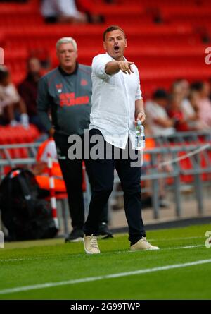 Doncaster, Inghilterra, 23 luglio 2021. Richie Wellens manager di Doncaster Rovers durante la partita pre-stagione amichevole al Keepmoat Stadium, Doncaster. L'immagine di credito dovrebbe essere: Lynne Cameron / Sportimage Foto Stock