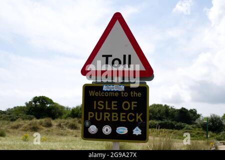 Segnale di avvertimento triangolare contro SKY Isle of Purbeck UK Foto Stock