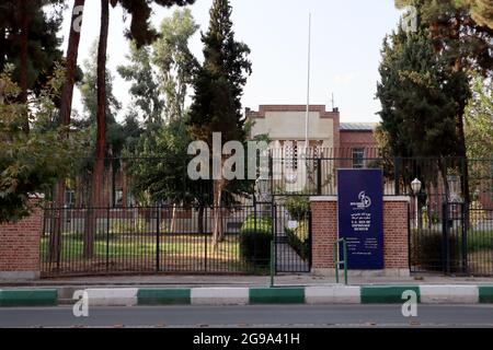 Teheran Iran - Luglio 25 2021: Ex Ambasciata degli Stati Uniti a Teheran - U.S. Den of Espionage Museum Foto Stock