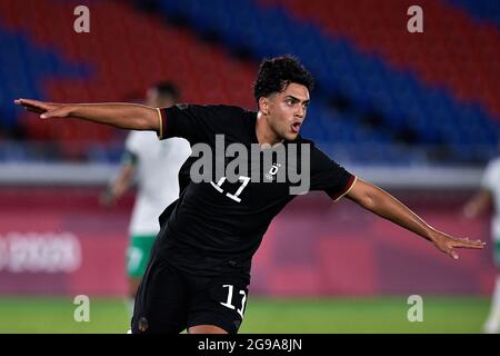 Yokohama, Giappone. 25 luglio 2021. YOKOHAMA, GIAPPONE - LUGLIO 25: Nadiem Amiri della Germania festeggia dopo aver segnato il suo primo gol ai lati durante la partita di calcio del Tokyo 2020 Olympic Mens Football Tournament tra Arabia Saudita e Germania allo Stadio Nissan il 25 luglio 2021 a Yokohama, Giappone (Foto di Pablo Morano/Orange Pictures) Credit: Orange Pics BV/Alamy Live News Foto Stock