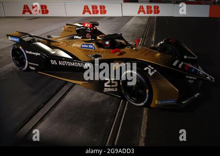 Excel Circuit, Docklands, Londra, Regno Unito. 25 luglio 2021. Formula e London e Prix; Jean-Eric Vergne di Francia guida per (25) DS Techeetah durante la prima prova per gara 2 evento Credit: Action Plus Sports/Alamy Live News Foto Stock