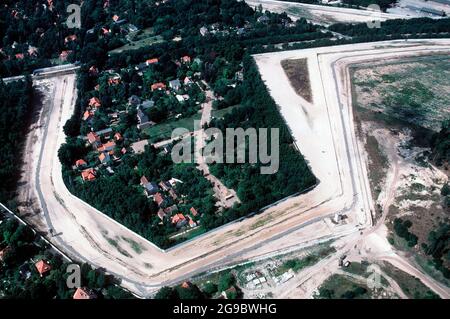 Una vista aerea di un segmento del Muro di Berlino, circa 1989 Foto Stock