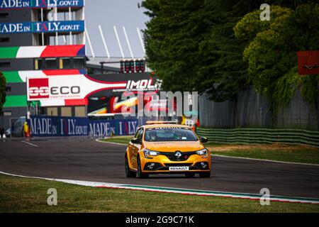 Safety car durante l'ottava prova della Clio Cup Europa 2021, dal 23 al 25 luglio 2021 sull'Autodromo Internazionale Enzo e Dino Ferrari, a Imola, Italia - Foto Federico Basile/DPPI Foto Stock