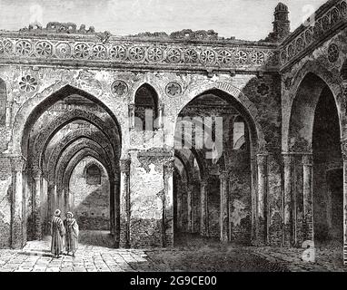 Rovine della moschea di Ahmad ibn Tulun, costruita nel 9 ° secolo, il Cairo, Egitto, Africa del Nord. Antica illustrazione del 19 ° secolo inciso da El Mundo Ilustrado 1879 Foto Stock