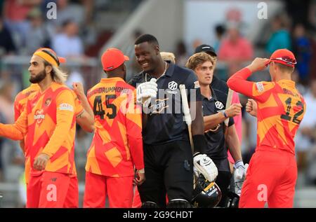 Carlos Braithwaite di Manchester Originals celebra la vittoria su Birmingham Phoenix Foto Stock