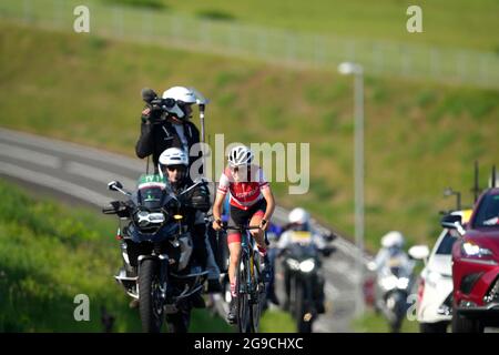 Shizuoka, Giappone. 25 luglio 2021. Anna Kiesenhofer (AUT) Ciclismo : la corsa della strada delle Donne durante i Giochi Olimpici di Tokyo 2020 al circuito Internazionale di Fuji a Shizuoka, Giappone . Credit: Shutaro Mochizuki/AFLO/Alamy Live News Foto Stock