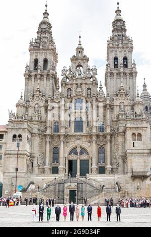 Santiago de Compostela, Spagna. 25 luglio 2021. **NESSUNA SPAGNA** il re Felipe, la regina Letizia, la principessa Leonor e la principessa Sofia frequentano il giorno di San Giacomo alla Cattedrale di Santiago de Compostela, in Spagna, il 25 luglio 2021. Credit: Jimmy Olsen/Media Punch/Alamy Live News Foto Stock