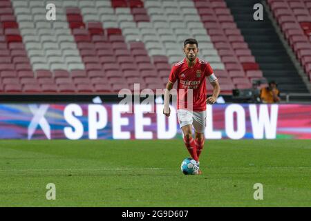 25 luglio 2021. Lisbona, Portogallo. Il centrocampista di Benfica dal Portogallo Pizzi (21) in azione durante il gioco amichevole tra SL Benfica vs Olympique Marseille Credit: Alexandre de Sousa/Alamy Live News Foto Stock