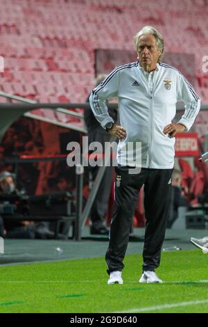 25 luglio 2021. Lisbona, Portogallo. Il capo allenatore di Benfica dal Portogallo Jorge Jesus in azione durante il gioco amichevole tra SL Benfica vs Olympique Marseille Credit: Alexandre de Sousa/Alamy Live News Foto Stock