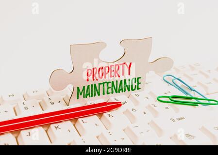 Manutenzione della proprietà di visualizzazione concettuale. Parola per si riferisce al mantenimento complessivo di proprietà reale o computer portatile terra per la comunicazione digitando nuove idee Foto Stock