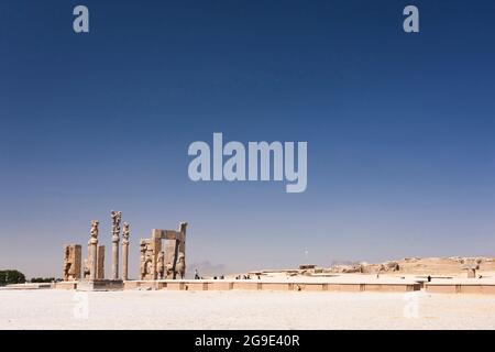 Persepolis, porta di tutte le nazioni, porta di Xerxes, capitale dell'impero achemenide, Provincia di Fars, Iran, Persia, Asia occidentale, Asia Foto Stock