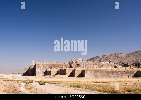 Persepolis, vista distante della piattaforma del complesso di capitale, capitale cerimoniale dell'impero di Achemenid, provincia di Vars, Iran, Persia, Asia occidentale, Asia Foto Stock