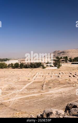 Persepolis, vista distante del complesso di capitale, capitale cerimoniale dell'impero di Achemenid, provincia di Vars, Iran, Persia, Asia occidentale, Asia Foto Stock