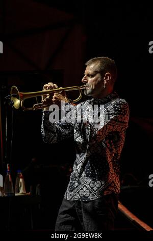 Roma, Italia. 22 luglio 2021. Fabrizio Bosso 4ET alla Casa del Jazz di Roma con WE4 tour. Julian Oliver Mazzariello, pianoforte - Jacopo ferrazza, contrabbasso Nicola Angelucci, batteria esibiscono un concerto post-pandemico. (Foto di Daniela Franceschelli/Pacific Press/Sipa USA) Credit: Sipa USA/Alamy Live News Foto Stock