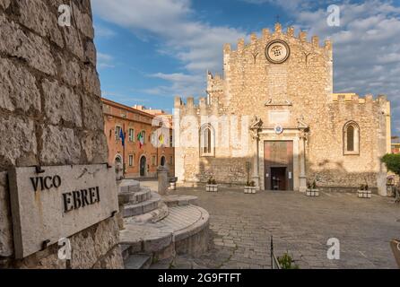 Chiesa di San Nicola nel centro storico di Taormina, Sicilia, Italia Foto Stock